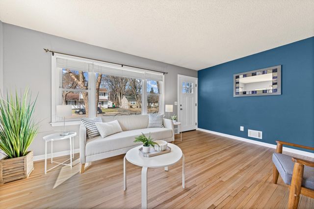 5248 Florida Avenue N, Crystal, MN 55428