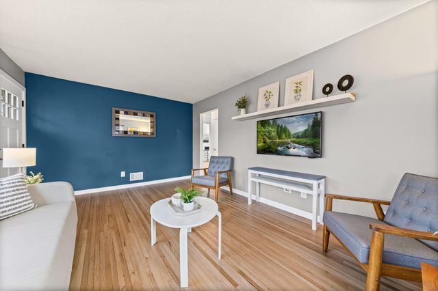 5248 Florida Avenue N, Crystal, MN 55428