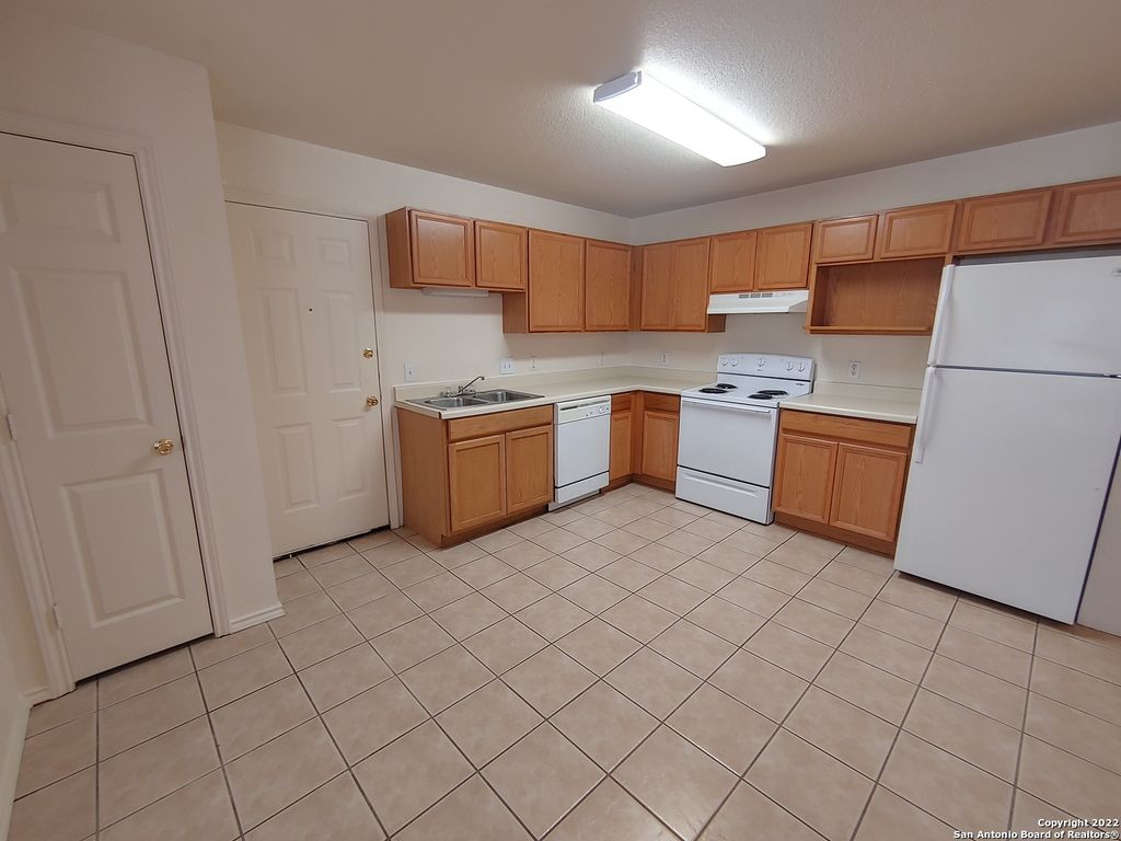 3834 MAVERICK CRK, San Antonio, TX 78247