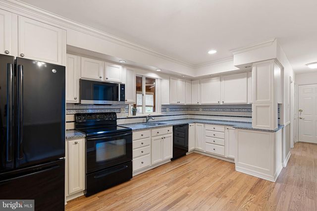 124 DECKER DR, Newark, DE 19711