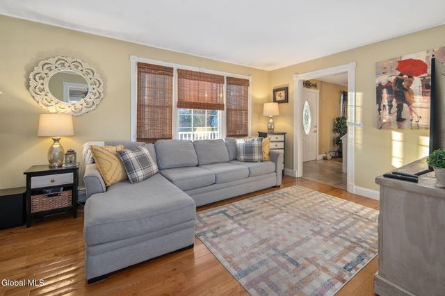 25 Longview Drive, Clifton Park, NY 12065