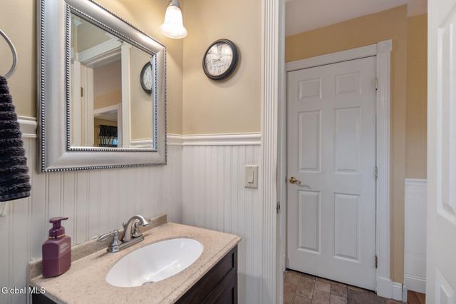 25 Longview Drive, Clifton Park, NY 12065