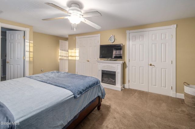 25 Longview Drive, Clifton Park, NY 12065