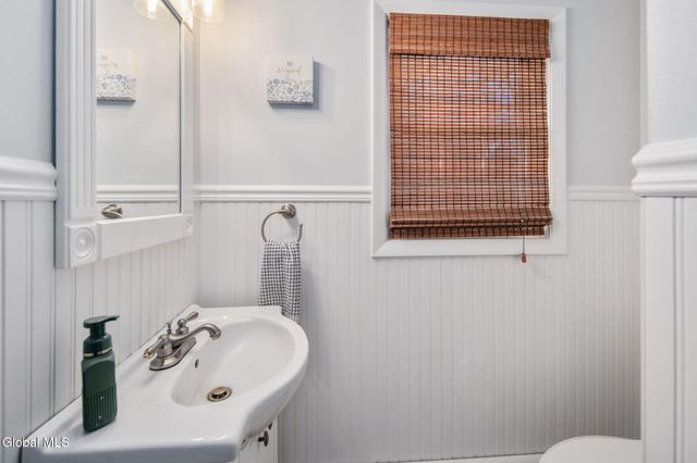 25 Longview Drive, Clifton Park, NY 12065