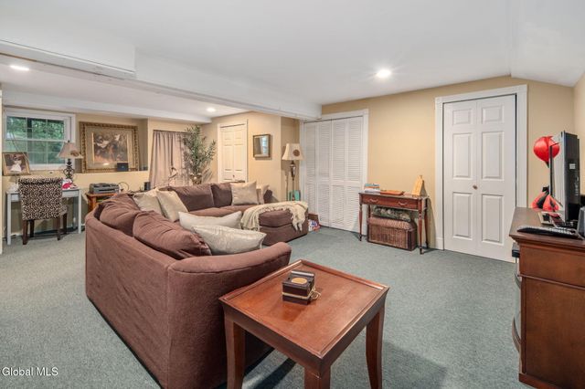 25 Longview Drive, Clifton Park, NY 12065