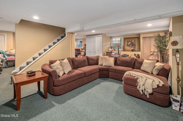 25 Longview Drive, Clifton Park, NY 12065