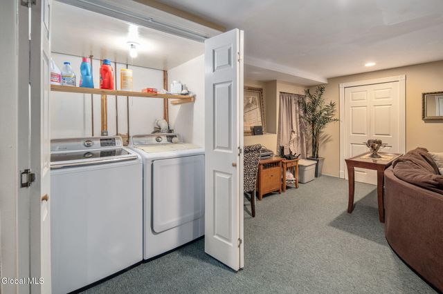 25 Longview Drive, Clifton Park, NY 12065