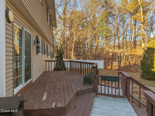 25 Longview Drive, Clifton Park, NY 12065