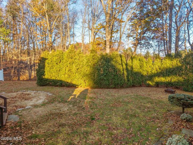 25 Longview Drive, Clifton Park, NY 12065