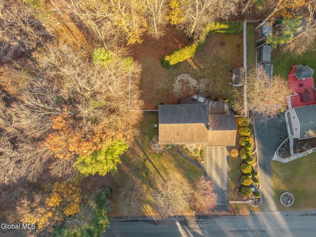 25 Longview Drive, Clifton Park, NY 12065