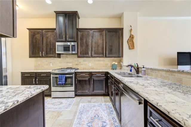 26 W Oaks Drive, Houston, TX 77058