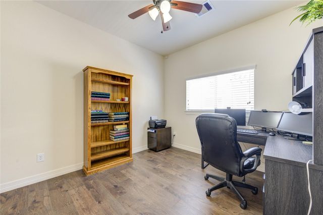 26 W Oaks Drive, Houston, TX 77058