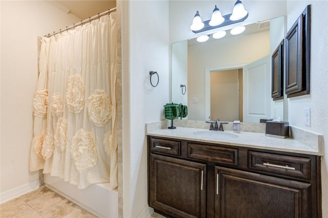 26 W Oaks Drive, Houston, TX 77058