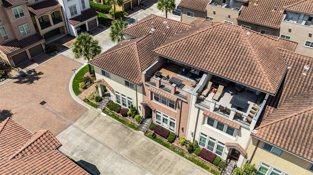 26 W Oaks Drive, Houston, TX 77058