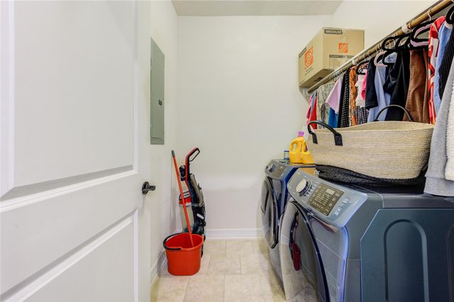 26 W Oaks Drive, Houston, TX 77058