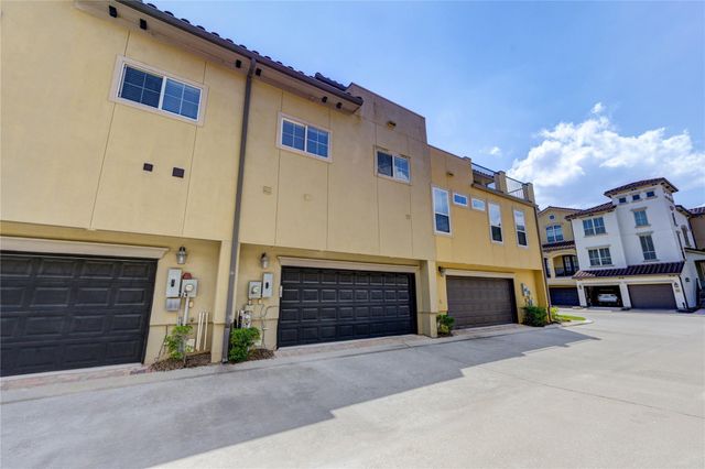 26 W Oaks Drive, Houston, TX 77058