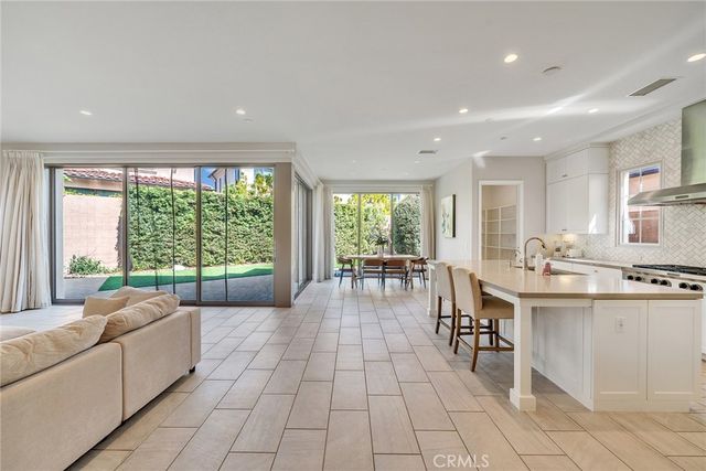 247 Oceano, Irvine, CA 92602