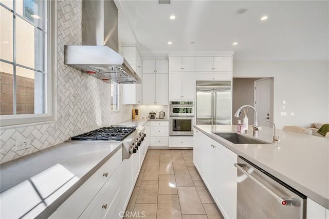 247 Oceano, Irvine, CA 92602