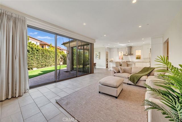 247 Oceano, Irvine, CA 92602