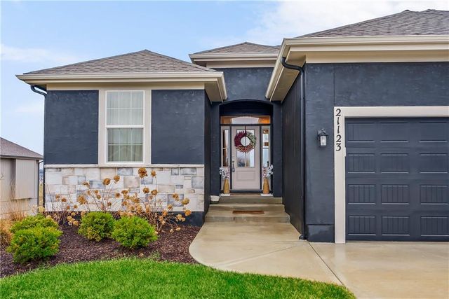 21123 W 186th Terrace, Spring Hill, KS 66083