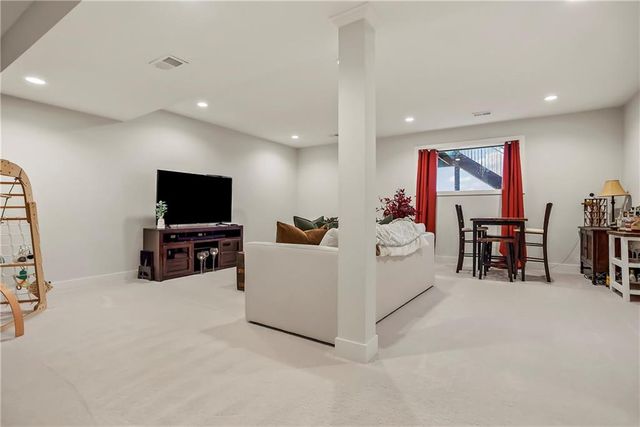 21123 W 186th Terrace, Spring Hill, KS 66083