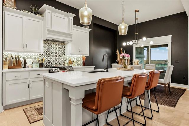 21123 W 186th Terrace, Spring Hill, KS 66083