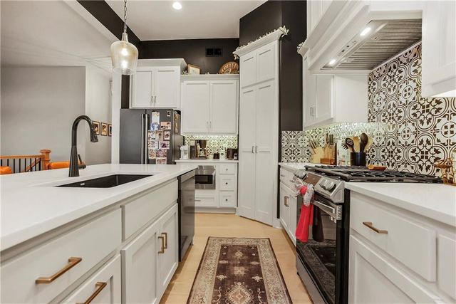 21123 W 186th Terrace, Spring Hill, KS 66083