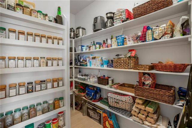 21123 W 186th Terrace, Spring Hill, KS 66083