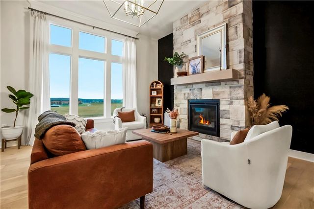 21123 W 186th Terrace, Spring Hill, KS 66083