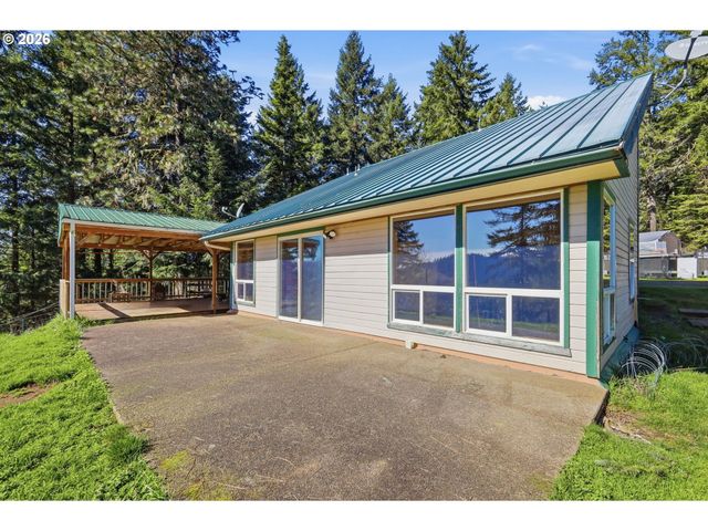 28460 SUTHERLIN Ln, Eugene, OR 97405