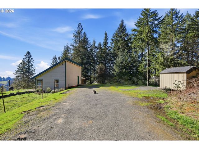 28460 SUTHERLIN Ln, Eugene, OR 97405