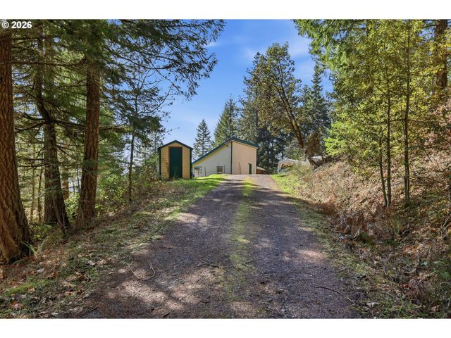 28460 SUTHERLIN Ln, Eugene, OR 97405