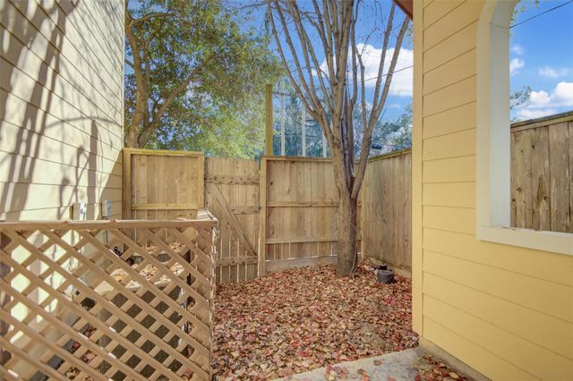 11021 Little John Way, Houston, TX 77043