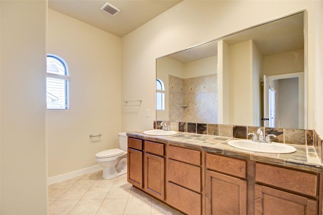 11021 Little John Way, Houston, TX 77043