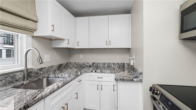 629 Thames Street, Newport, RI 02840