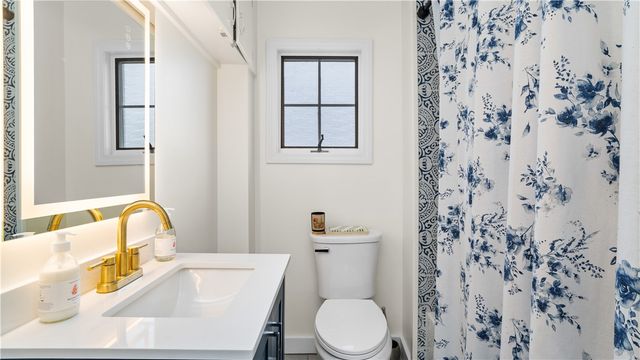 629 Thames Street, Newport, RI 02840