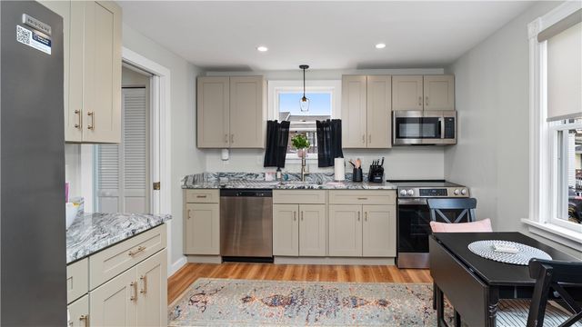 629 Thames Street, Newport, RI 02840