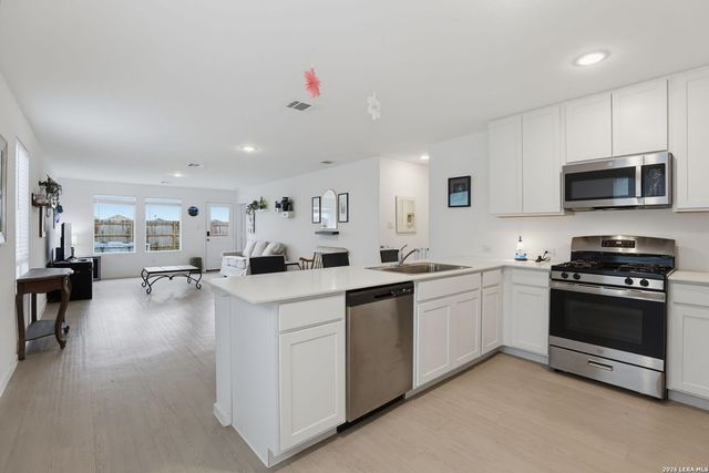 3749 SWIFT FOX RD, New Braunfels, TX 78132