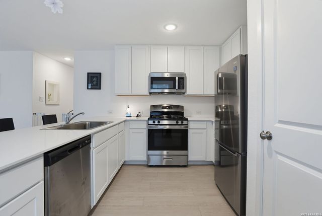 3749 SWIFT FOX RD, New Braunfels, TX 78132