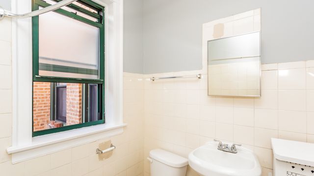 2217 E 69th Street 3, Chicago, IL 60649
