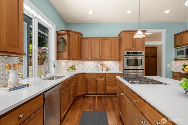 21801 26th Street E, Lake Tapps, WA 98391