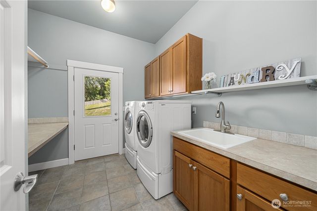 21801 26th Street E, Lake Tapps, WA 98391