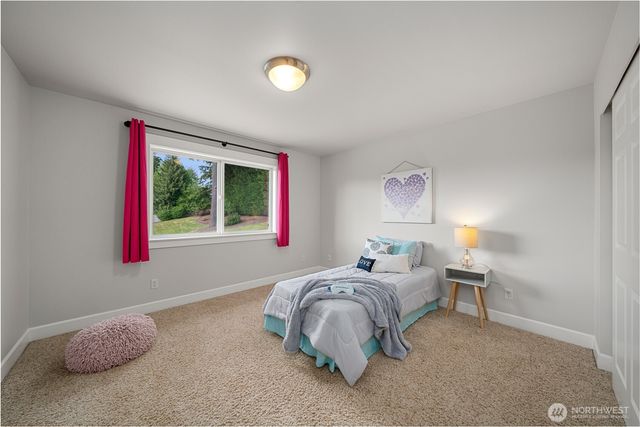 21801 26th Street E, Lake Tapps, WA 98391