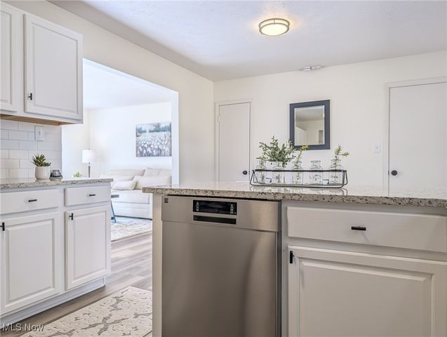 2075 Maplewood Road, Stow, OH 44224