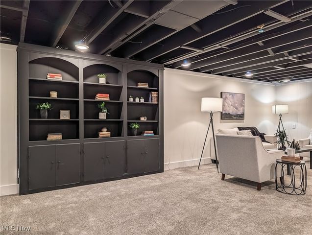 2075 Maplewood Road, Stow, OH 44224