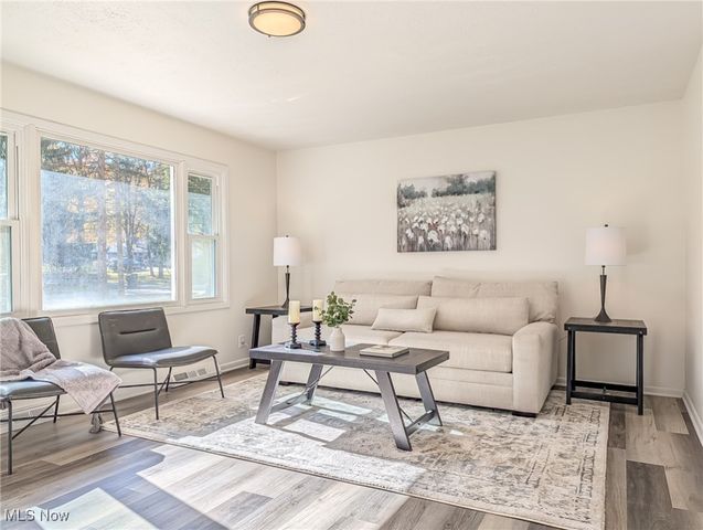 2075 Maplewood Road, Stow, OH 44224