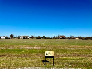 9 E 44th St, Derby, KS 67037