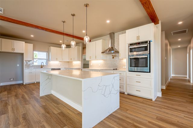 2128 Eagles Ridge Drive, Weatherford, TX 76087