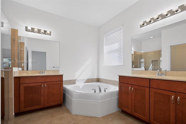 4830 Foxtail Palm Ct, Green Acres, FL 33463