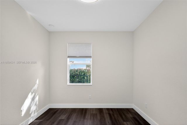 4830 Foxtail Palm Ct, Green Acres, FL 33463